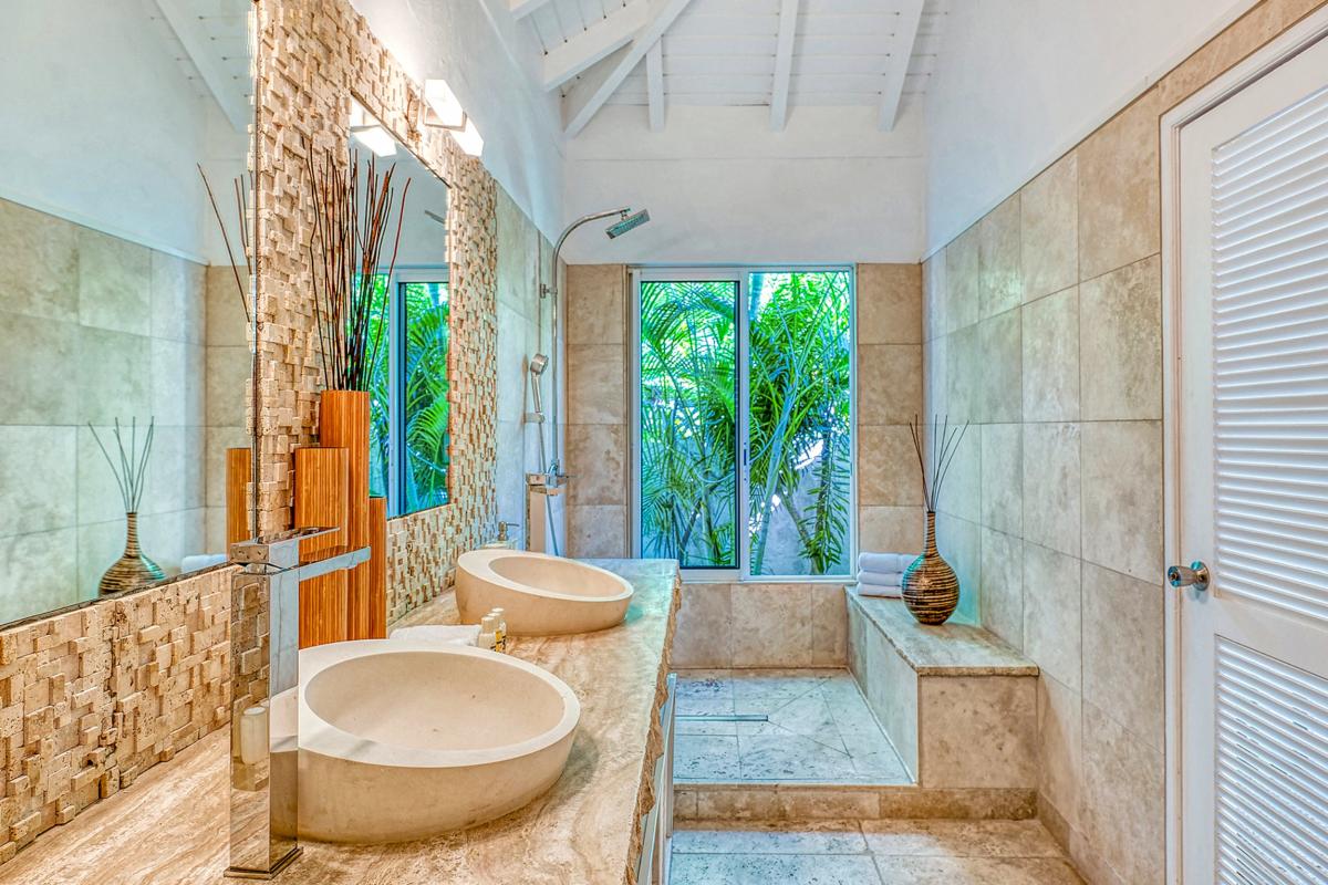 Villa rental Terres Basses St Martin - Bathroom 1